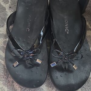 Vionic Women's Glossy Black Sandals